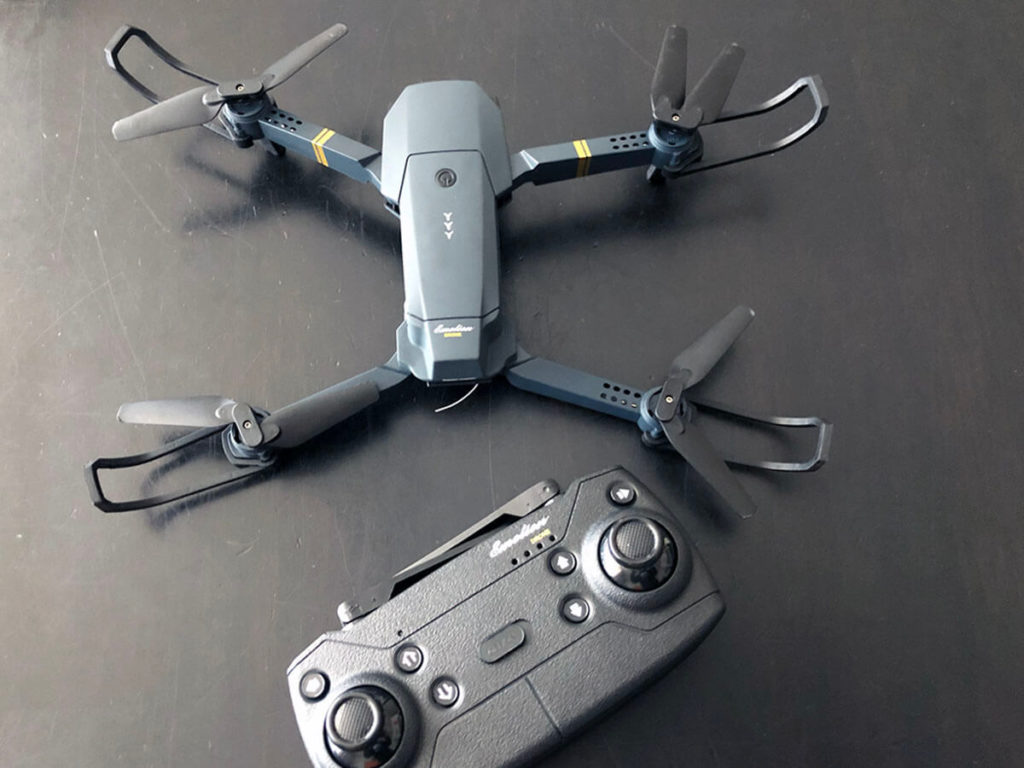 EACHINE E58を広げた画像